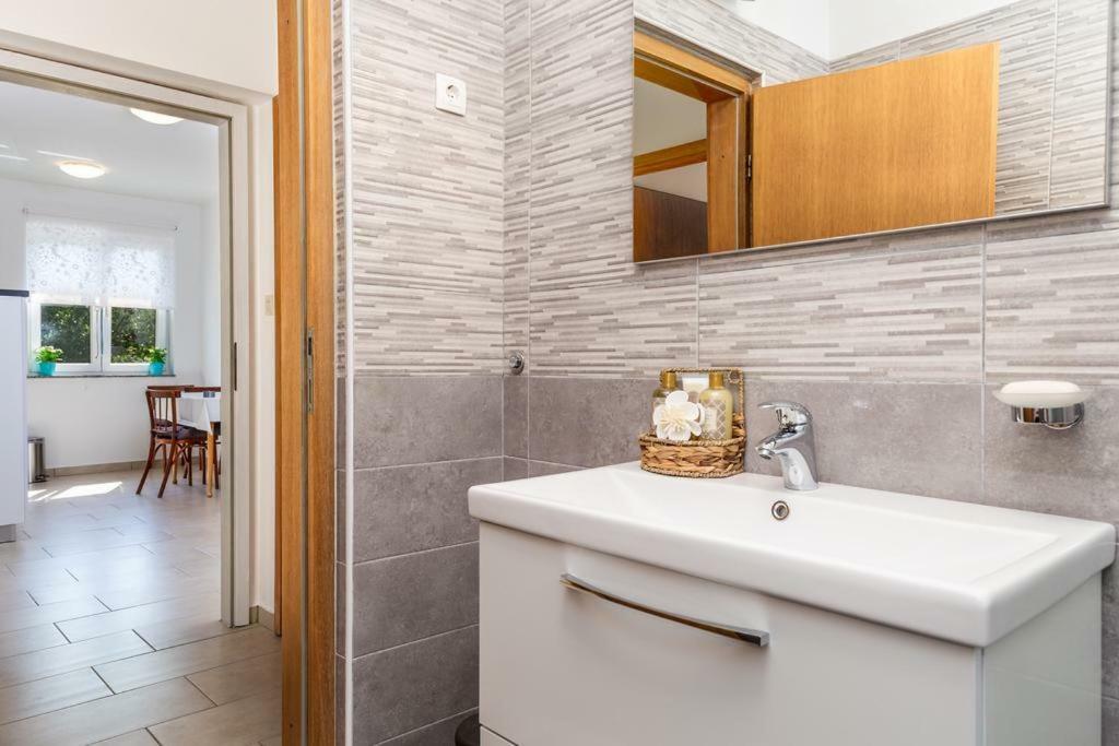 Apartment Roza, Sea View, Free Parking Icici Ngoại thất bức ảnh